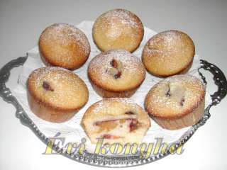 Bögrés szilvás muffin 12